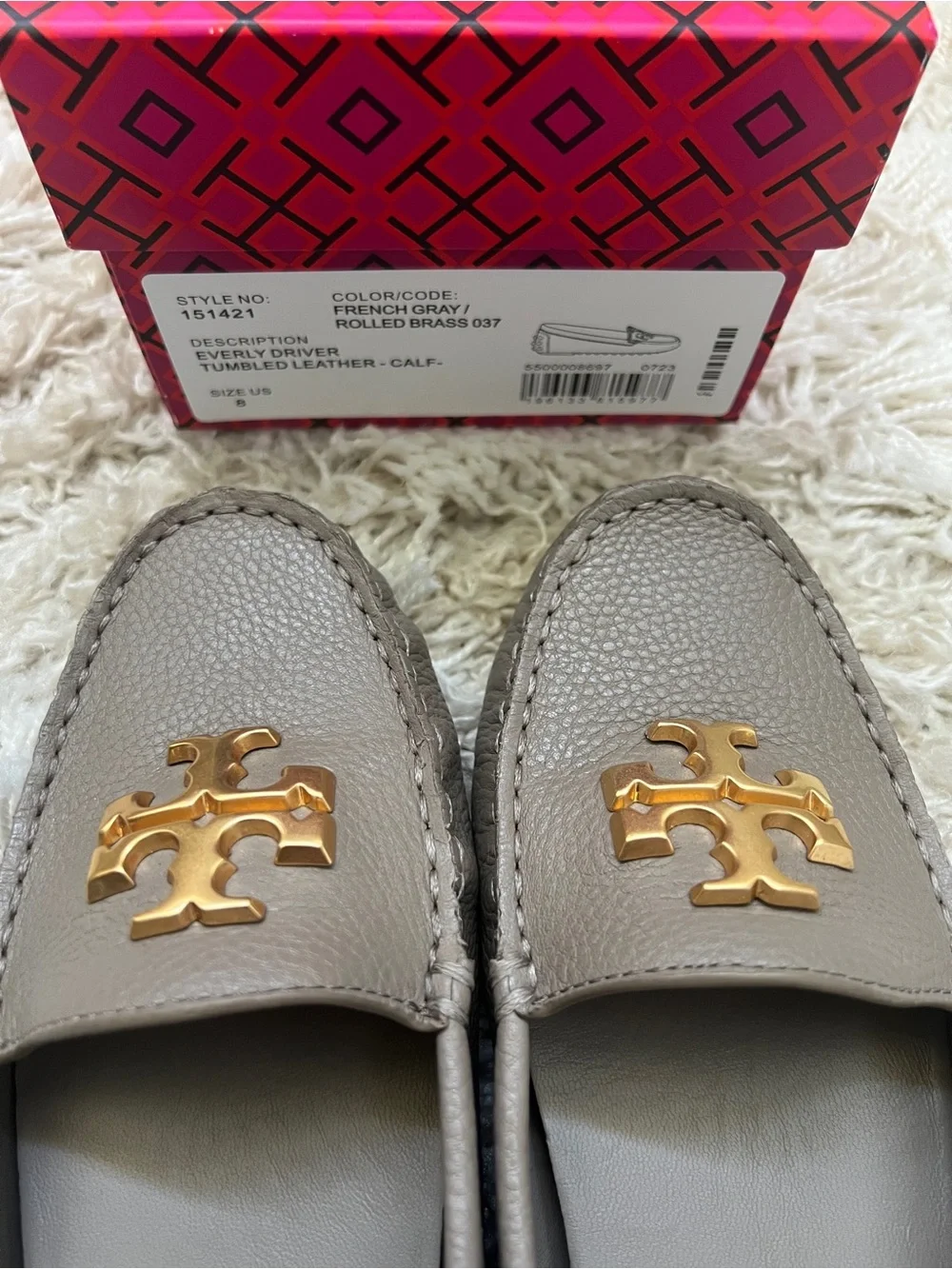 Like New— Tory Burch French Gray Leather Loafers with Gold Logo Accent Size 8